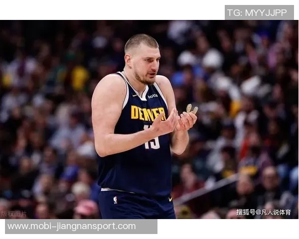 约基奇半场表现亮眼5投4中斩获10分3篮板6助攻三分球命中率高达667